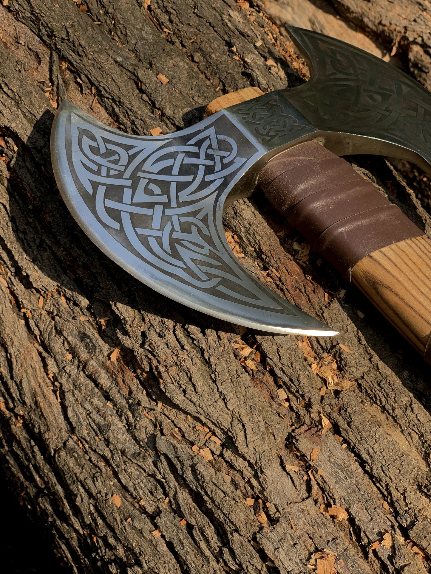 Axe Double Headed (Brown)