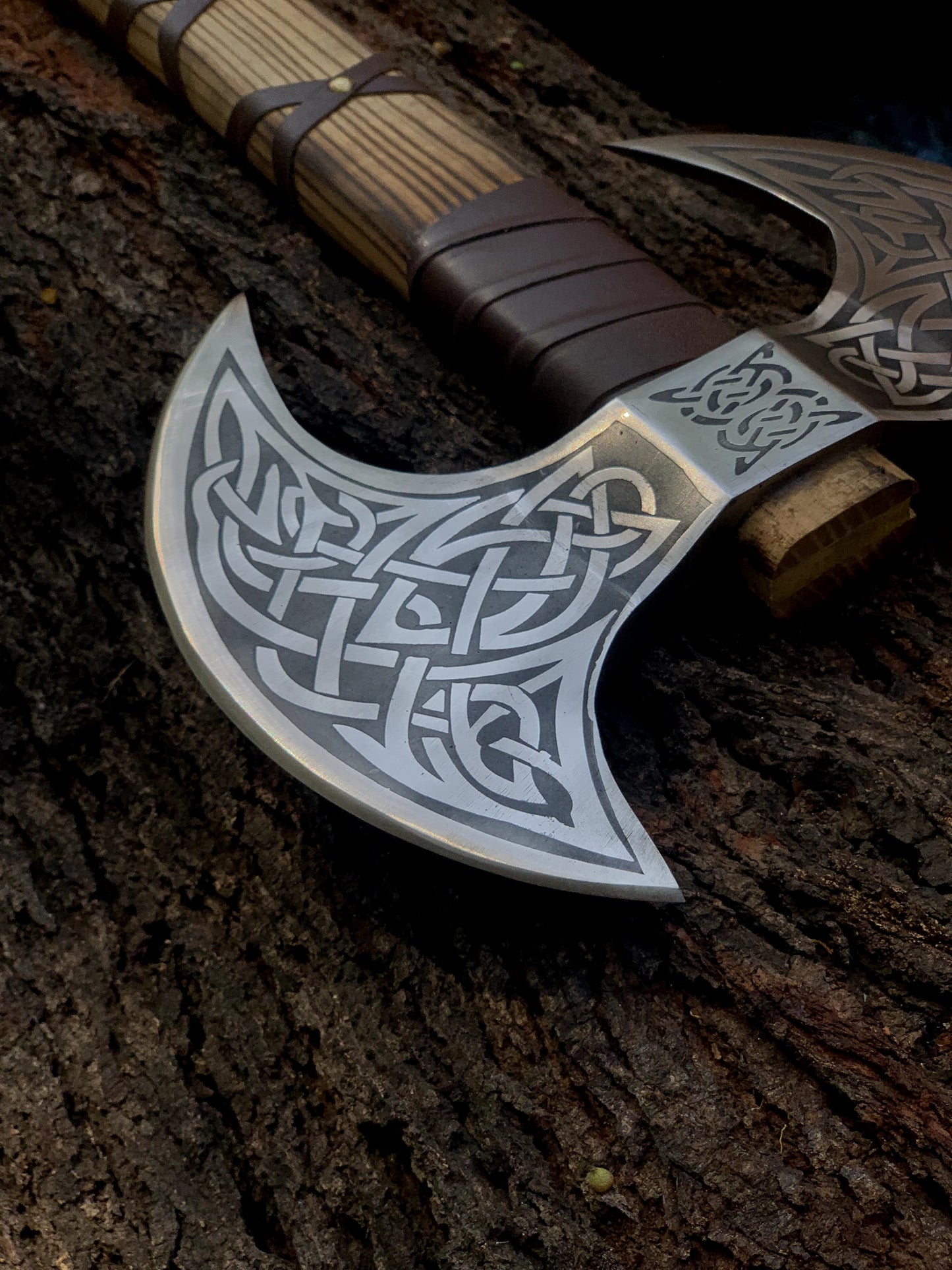 Axe Double Headed (Brown)